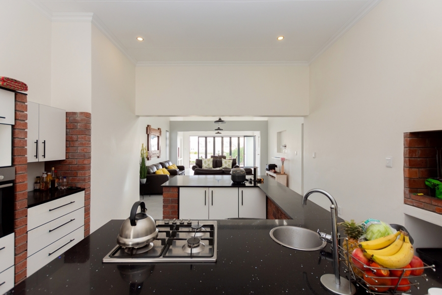 3 Bedroom Property for Sale in Britannia Bay Western Cape